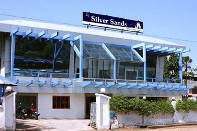 Silver Sands Beach Resort Colva Esterno foto